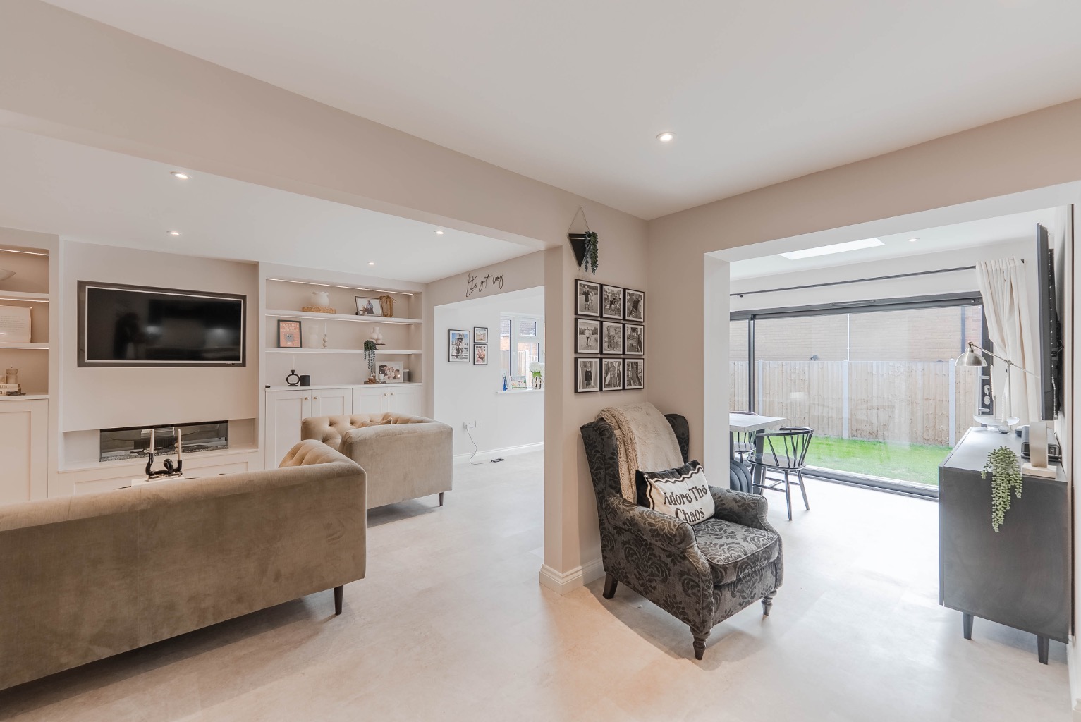 4 bed detached house for sale in Snowdonia Way, Huntingdon 9