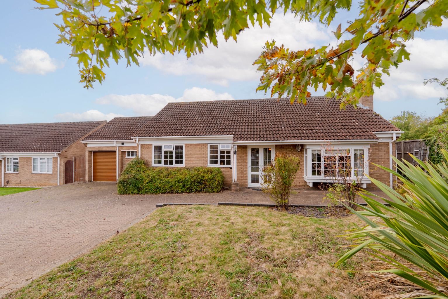 3 bed bungalow for sale in Windsor Close, St Ives 2