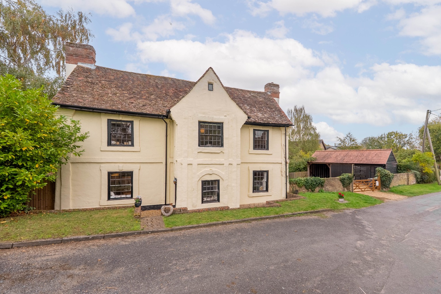 5 bed detached house for sale in Low Road, Huntingdon - Property Image 1