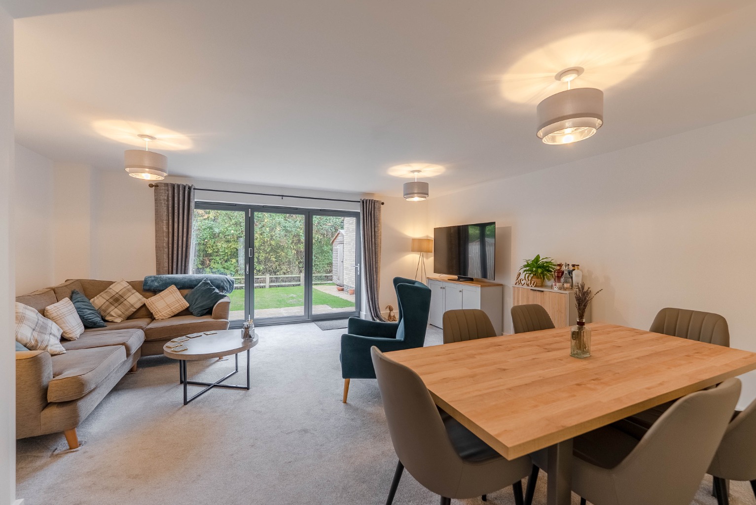 4 bed town house for sale in Hereford Way, Cambridgeshire  - Property Image 3