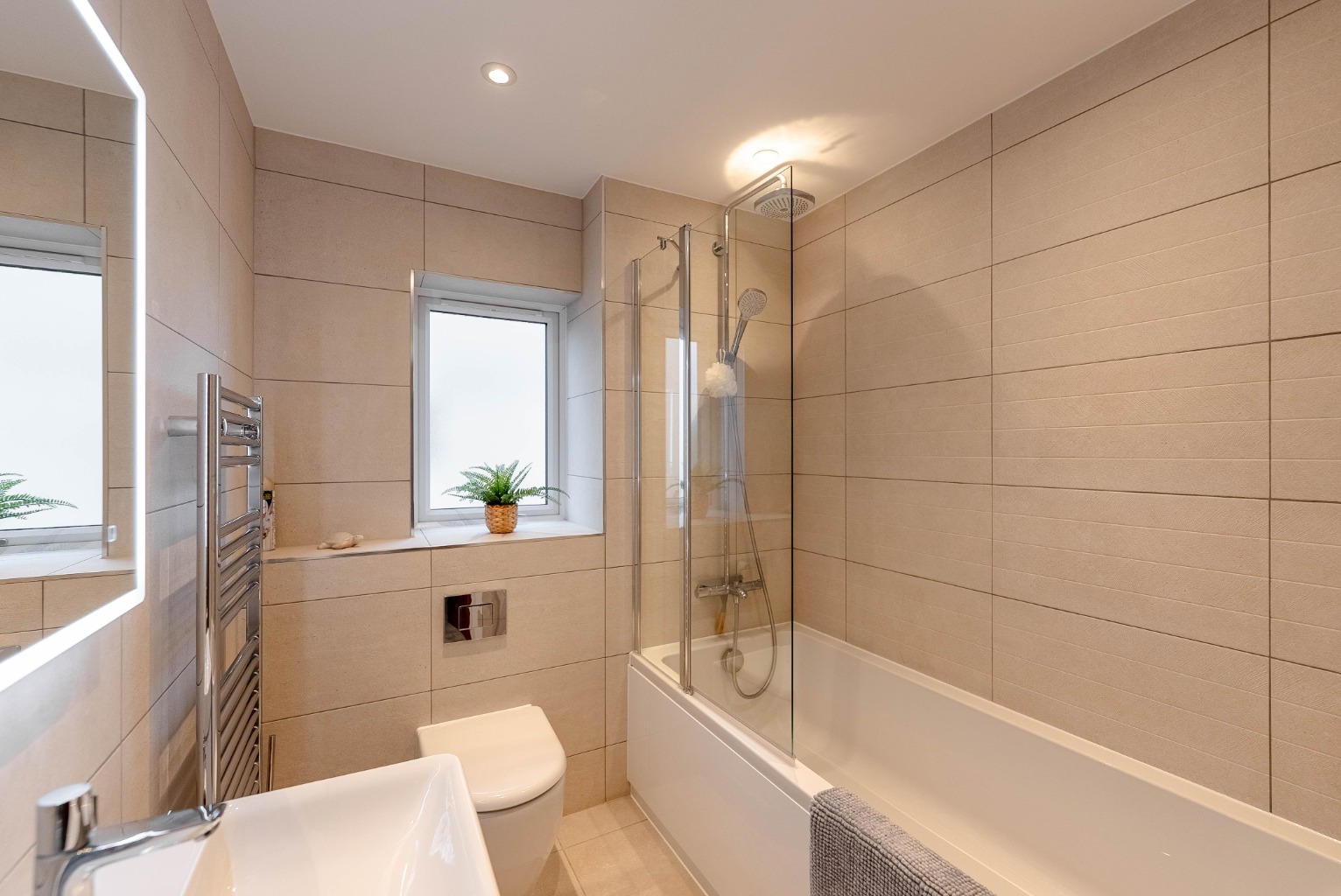 4 bed town house for sale in Hereford Way, Cambridgeshire  - Property Image 16