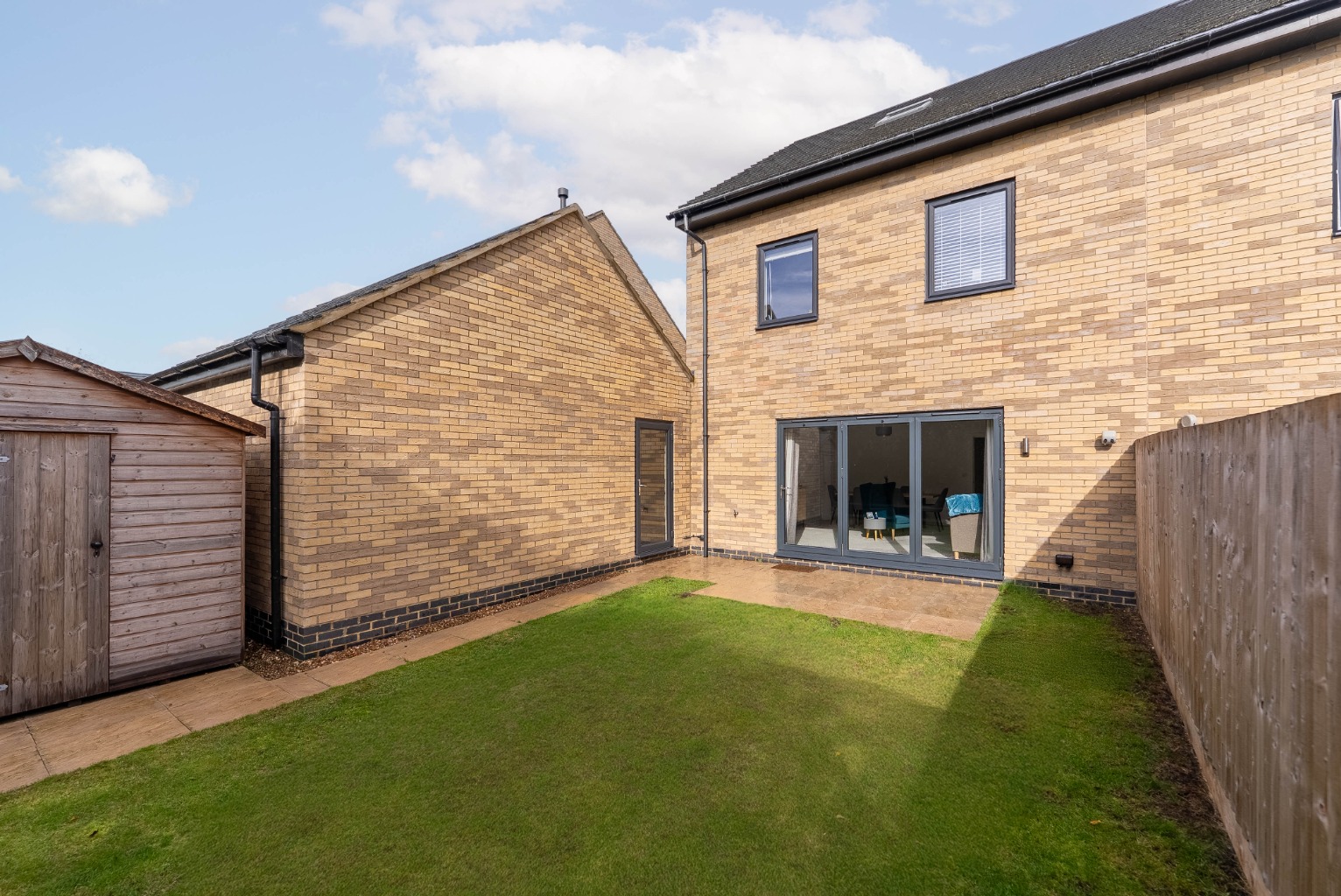 4 bed town house for sale in Hereford Way, Cambridgeshire  - Property Image 17