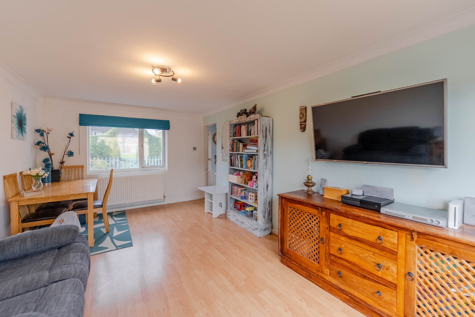 3 bed terraced house for sale in Sandwich Close, Huntingdon 2