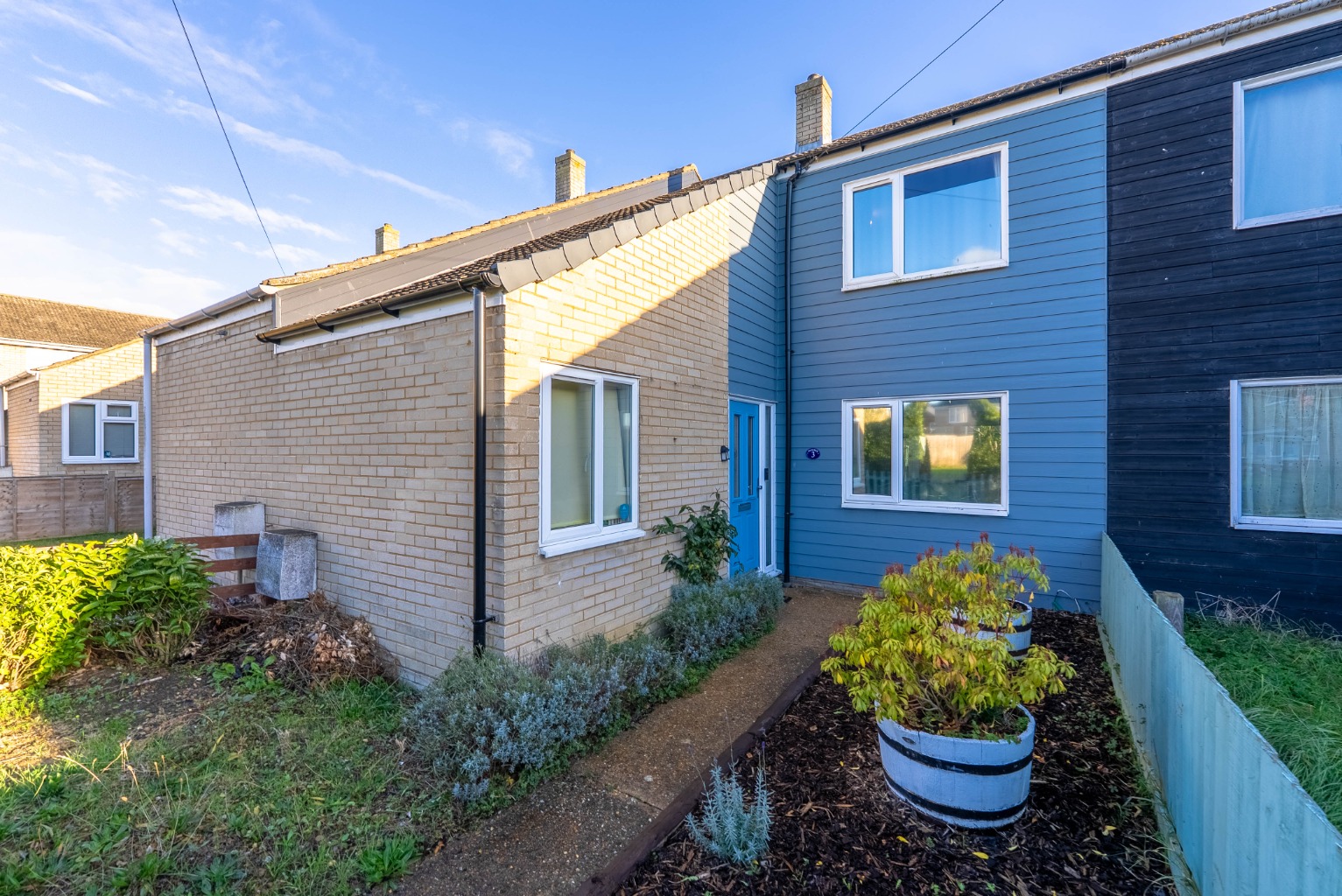 3 bed terraced house for sale in Sandwich Close, Huntingdon - Property Image 1