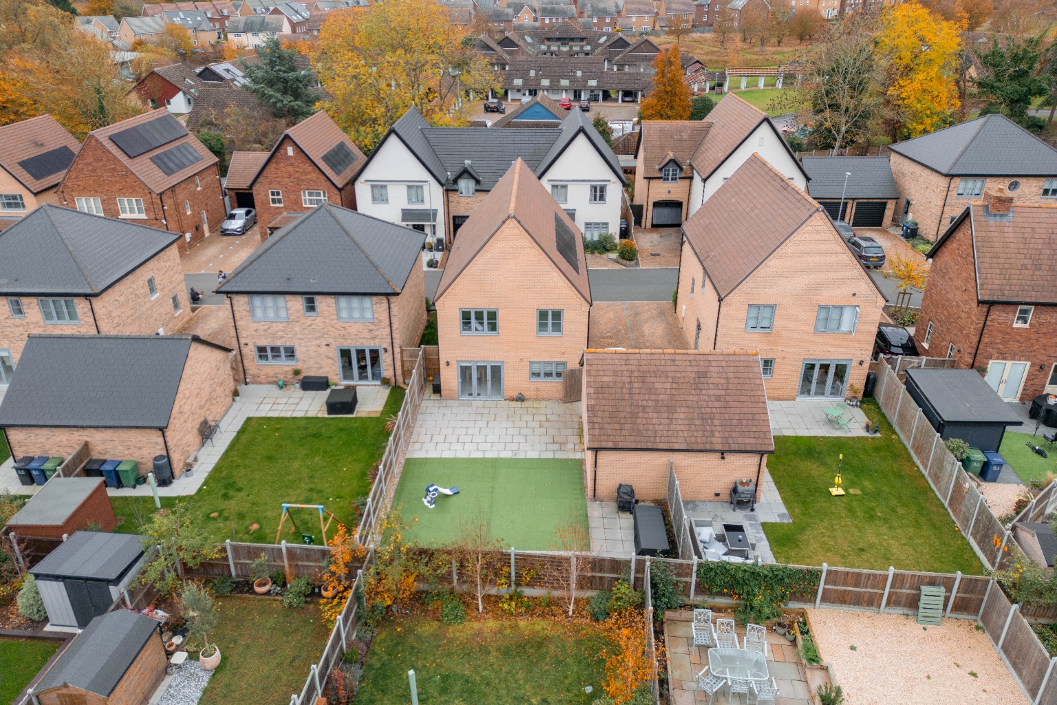 4 bed detached house for sale in Font Drive, Cambridgeshire  - Property Image 9