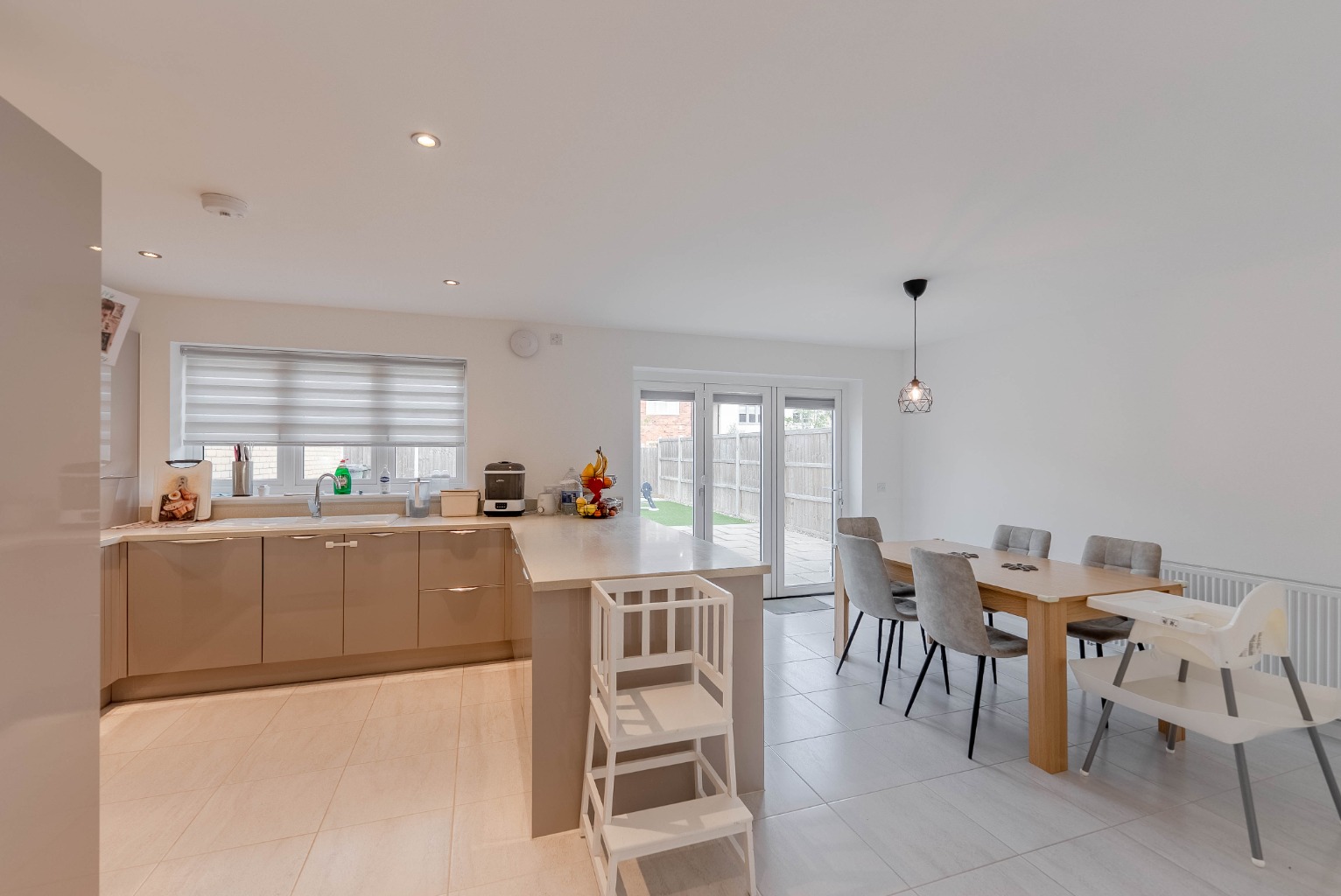 4 bed detached house for sale in Font Drive, Cambridgeshire 1