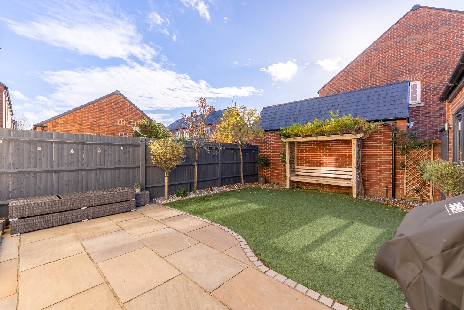 3 bed semi-detached house for sale in Hetley Close, Huntingdon 19