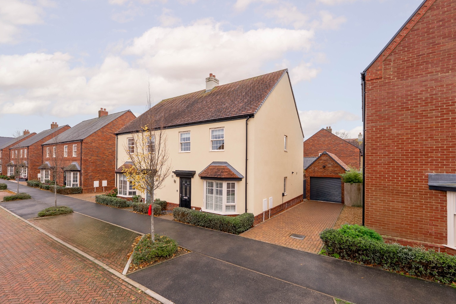 3 bed semi-detached house for sale in Hetley Close, Huntingdon  - Property Image 1