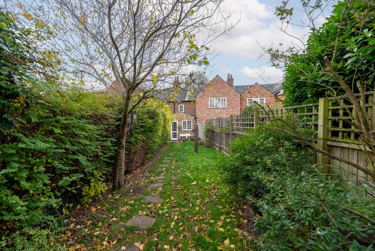 2 bed terraced house for sale in Hamerton Road, Cambridgeshire 3