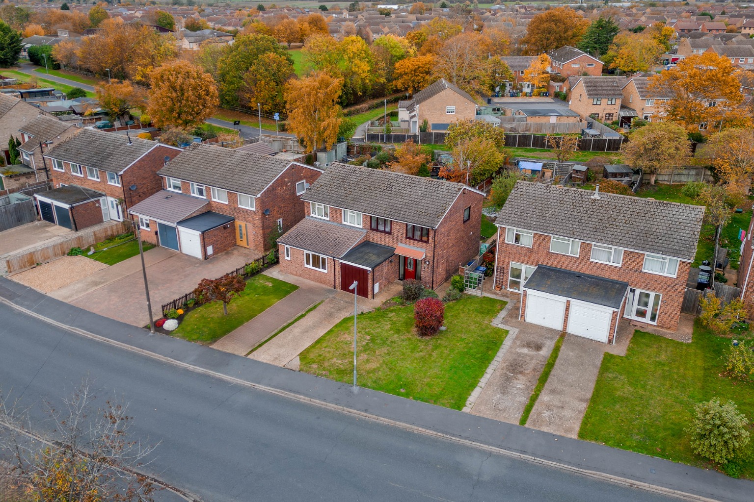3 bed semi-detached house for sale in Burstellars, St. Ives  - Property Image 16
