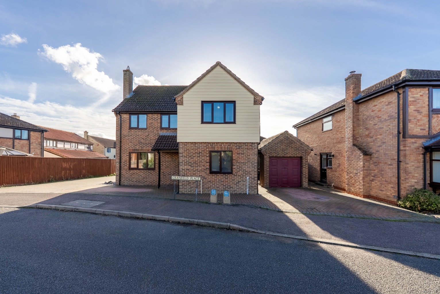 4 bed detached house for sale in Cranfield Place, Cambridgeshire - Property Image 1