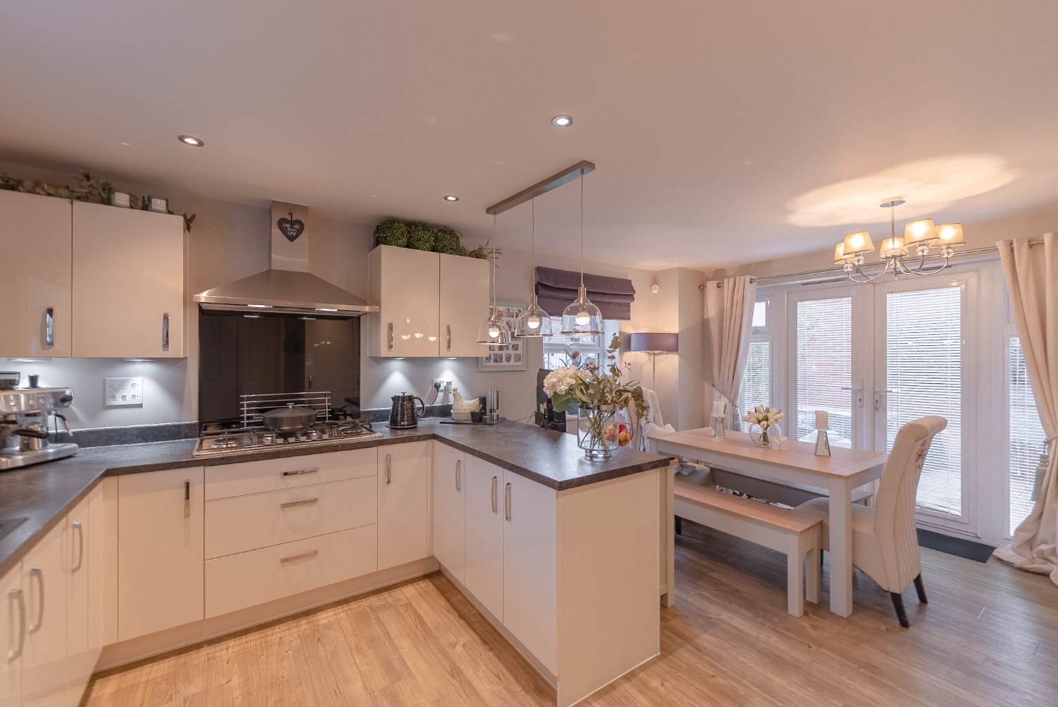 4 bed detached house for sale in Mahaddie Way, Cambridgeshire  - Property Image 7