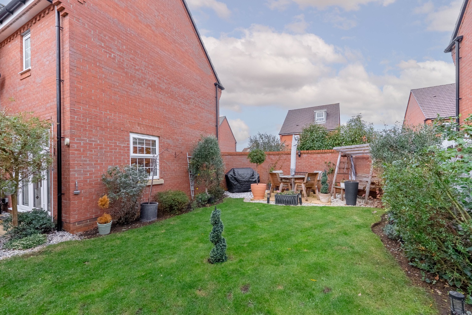 4 bed detached house for sale in Mahaddie Way, Cambridgeshire  - Property Image 18