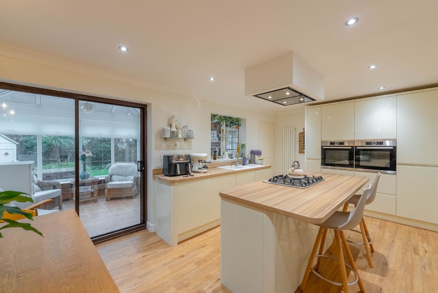 4 bed detached house for sale in Padgetts Close, Cambridgeshire 2