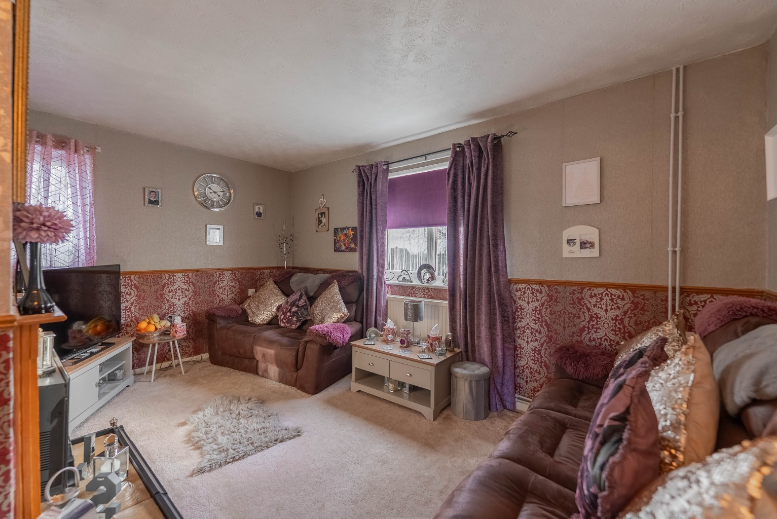 3 bed semi-detached house for sale in Fenton Road, Huntingdon  - Property Image 2