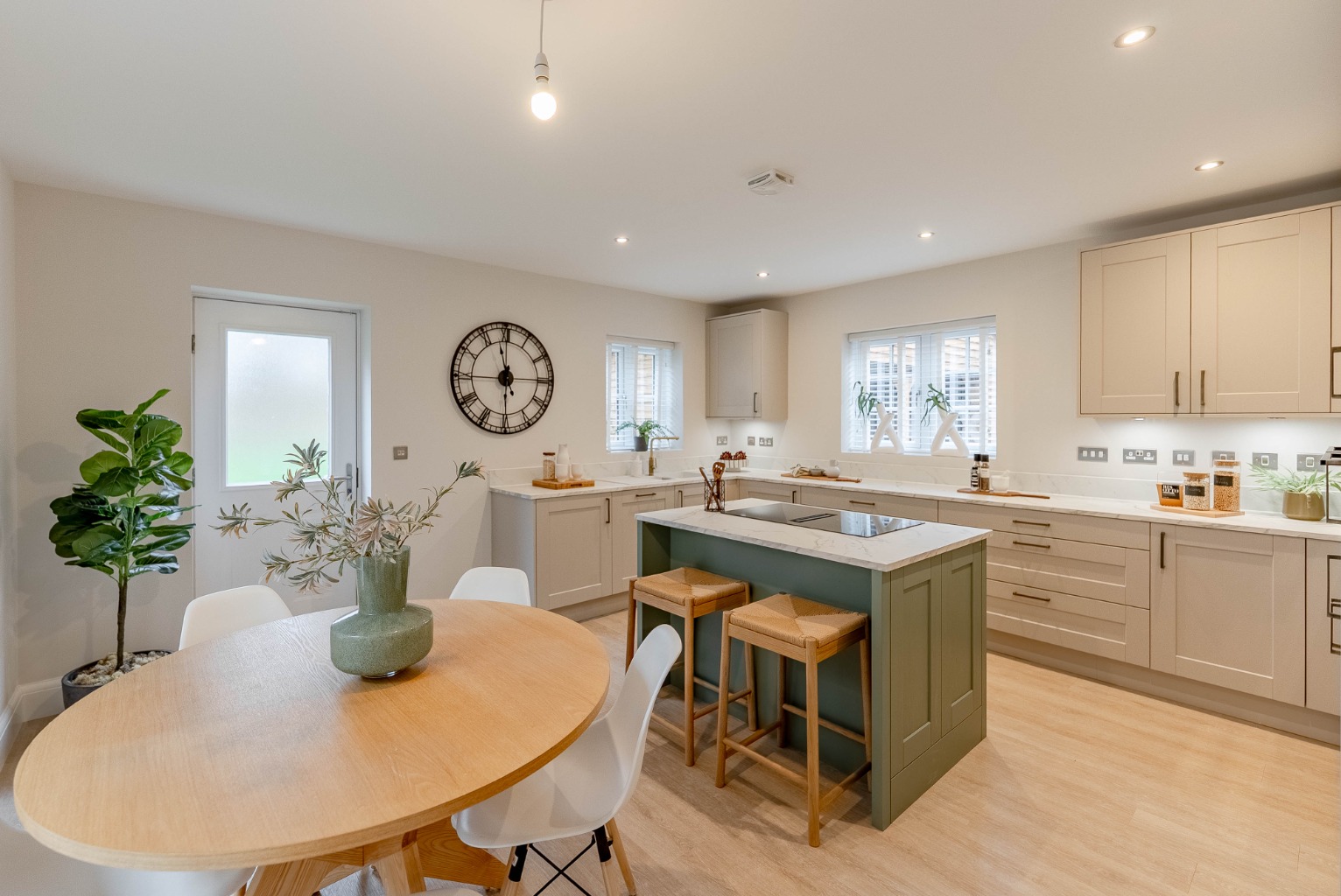 4 bed detached house for sale in Range Rd S, Houghton Road 1