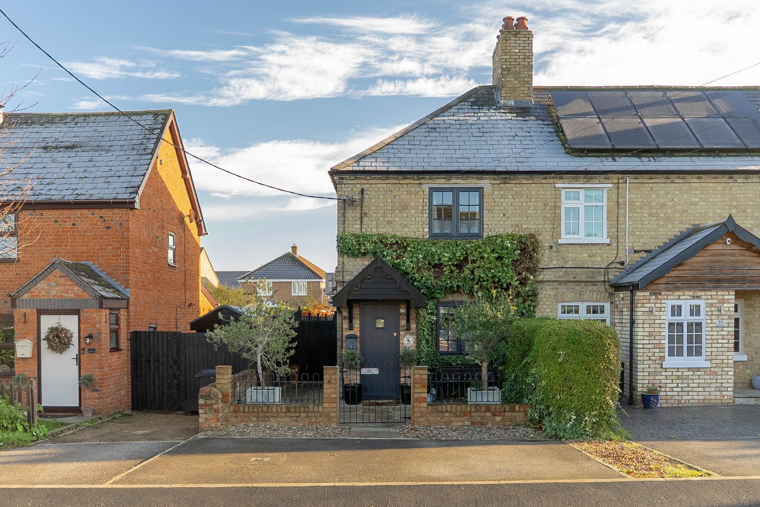 2 bed end of terrace house for sale in Breach Road, Huntingdon - Property Image 1