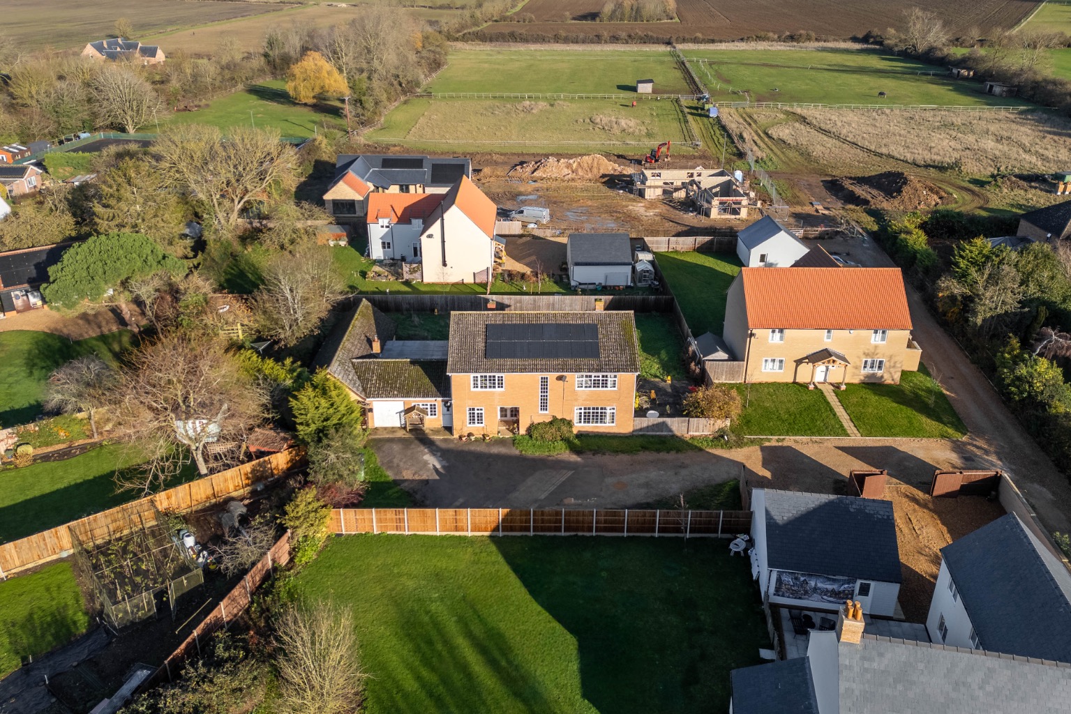 4 bed detached house for sale in Hamerton Road, Huntingdon - Property Image 1