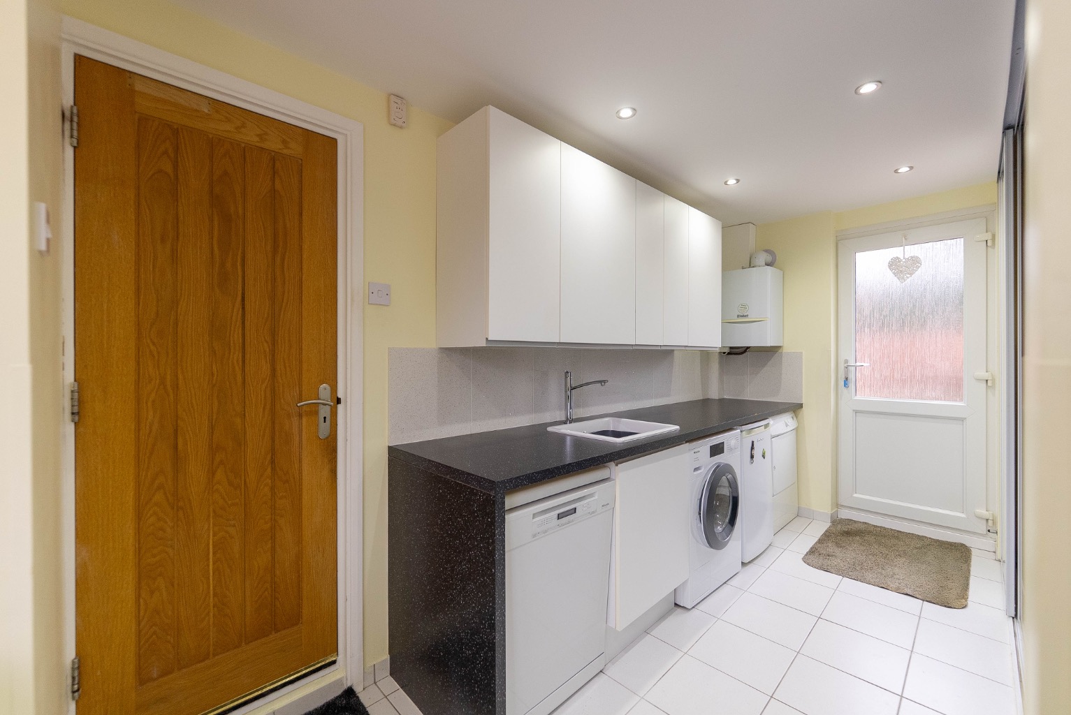 4 bed detached house for sale in Fairfields Drive, Cambridgeshire  - Property Image 10