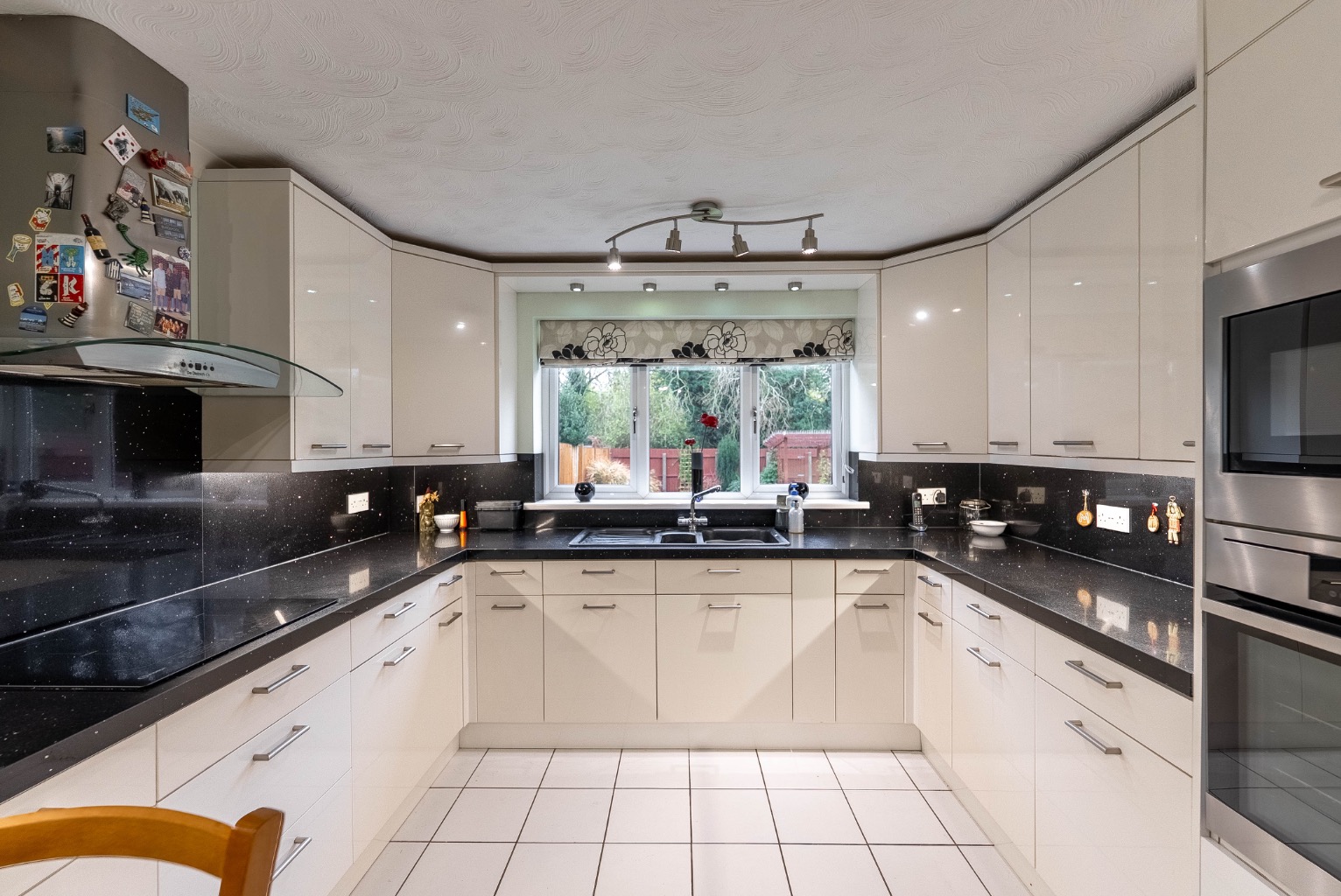 4 bed detached house for sale in Fairfields Drive, Cambridgeshire  - Property Image 9