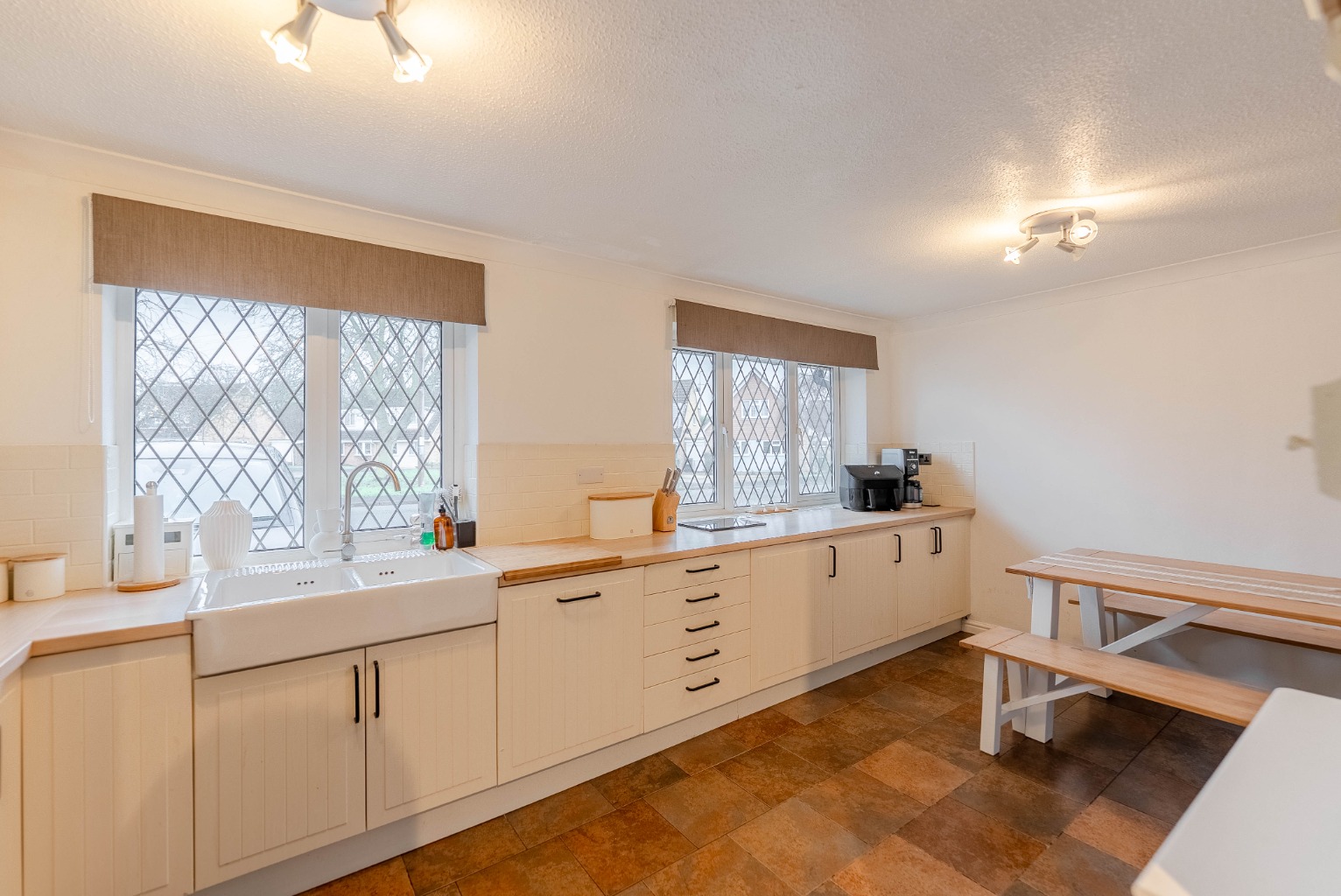 3 bed semi-detached house for sale in Manor Lane, Huntingdon 3