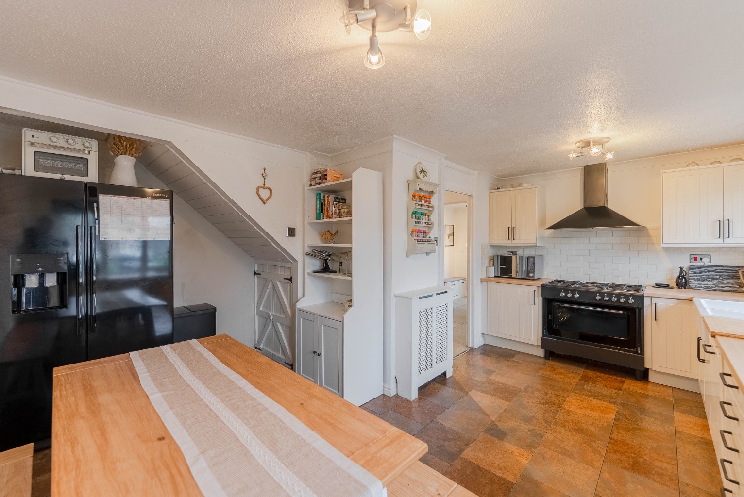 3 bed semi-detached house for sale in Manor Lane, Huntingdon 2