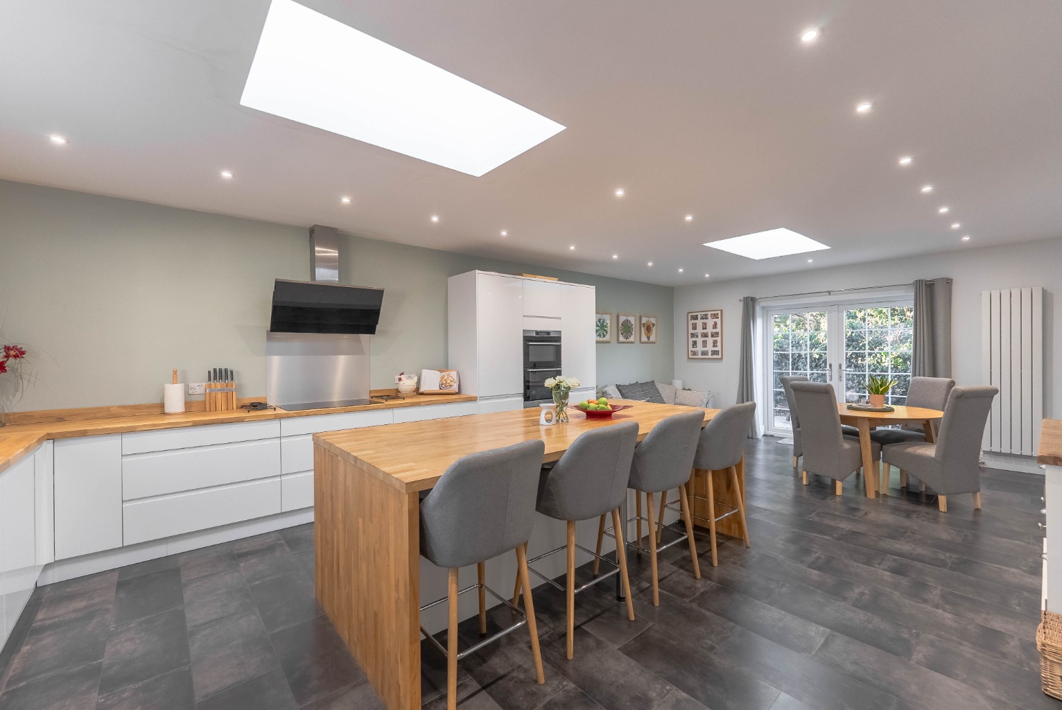 5 bed detached house for sale in Station Road, Cambridgeshire 1