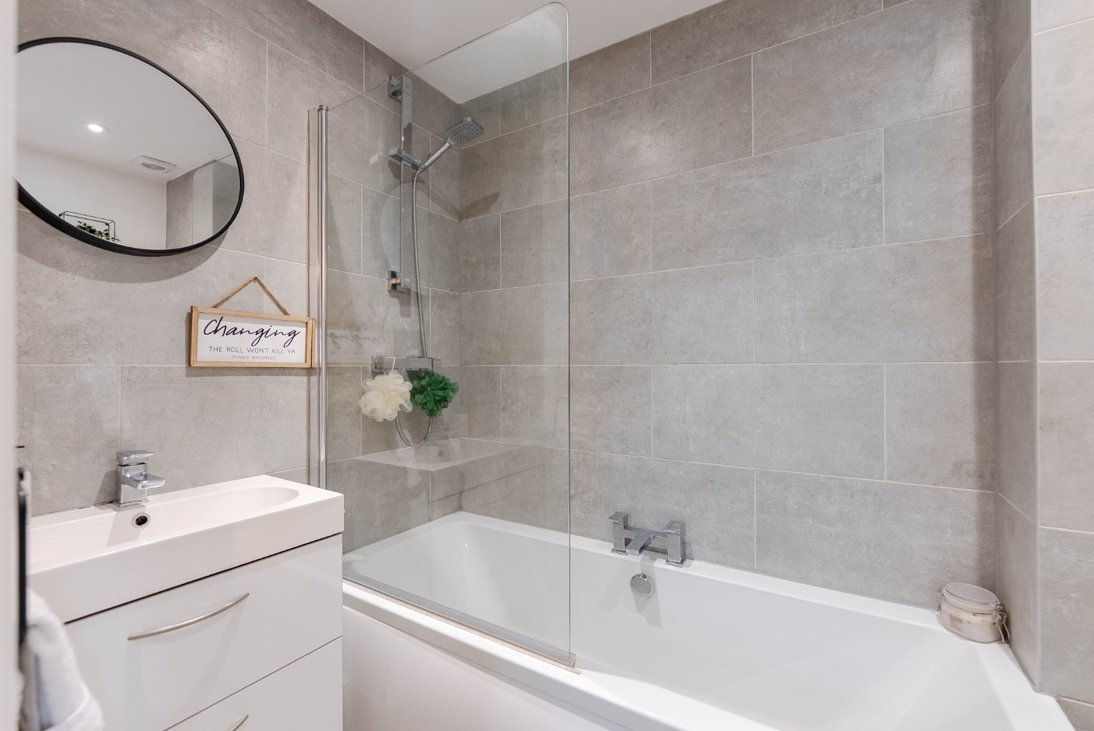 2 bed end of terrace house for sale in Sparrowhawk Way, Cambridgeshire  - Property Image 7