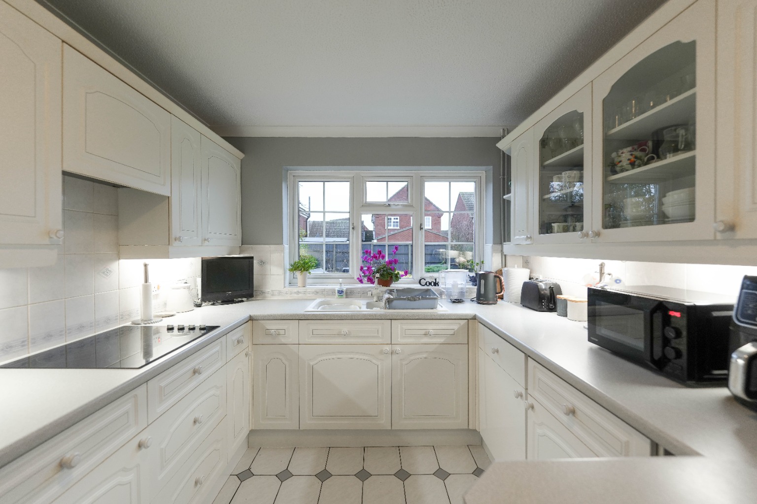 4 bed detached house for sale in Windsor Close, St Ives  - Property Image 2