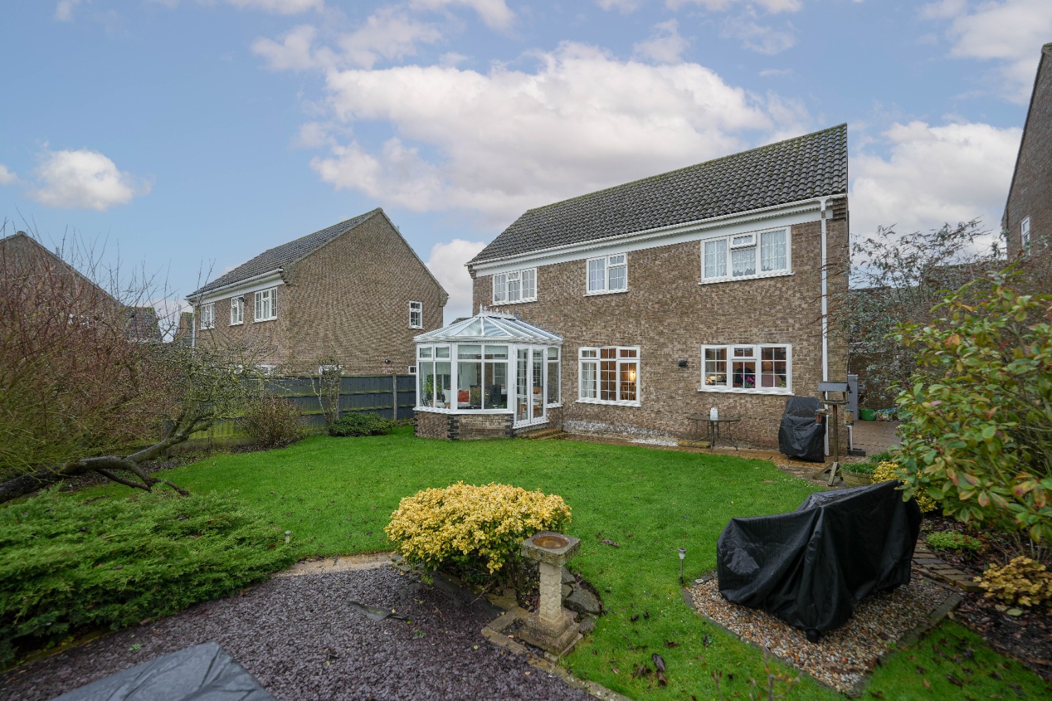 4 bed detached house for sale in Windsor Close, St Ives 3