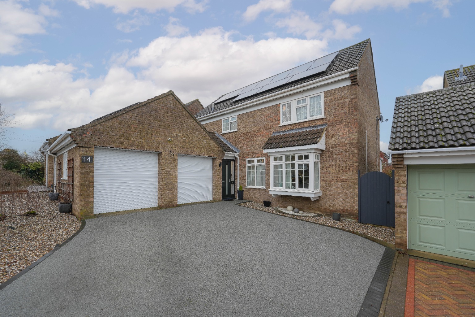 4 bed detached house for sale in Windsor Close, St Ives  - Property Image 1