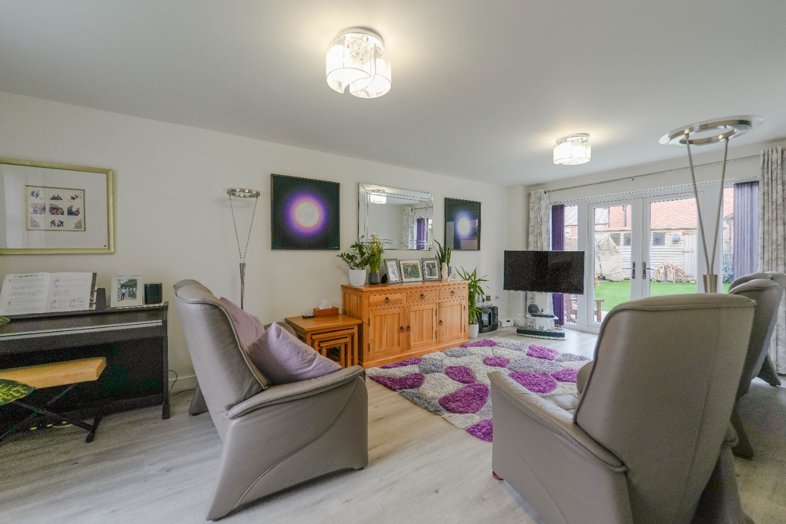 5 bed detached house for sale in Central Avenue, Cambridgeshire  - Property Image 3