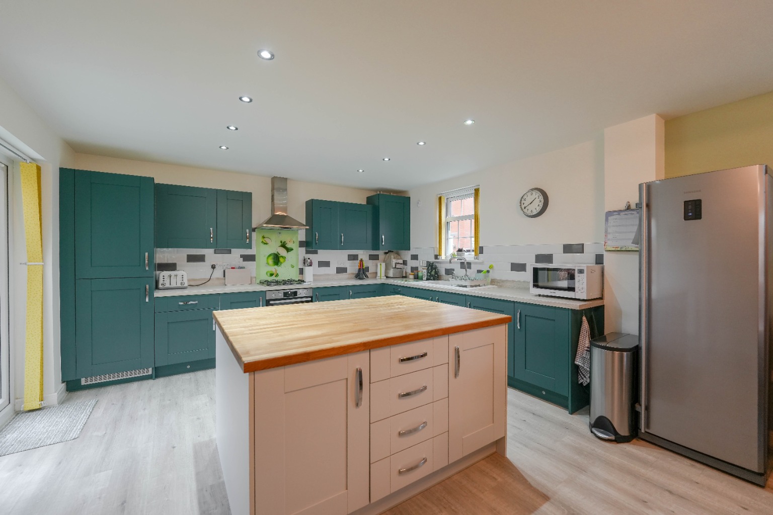 5 bed detached house for sale in Central Avenue, Cambridgeshire 3