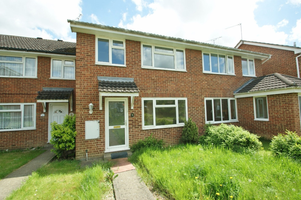 3 bed terraced house to rent in Juniper Close, Godinton Park, Ashford - Property Image 1