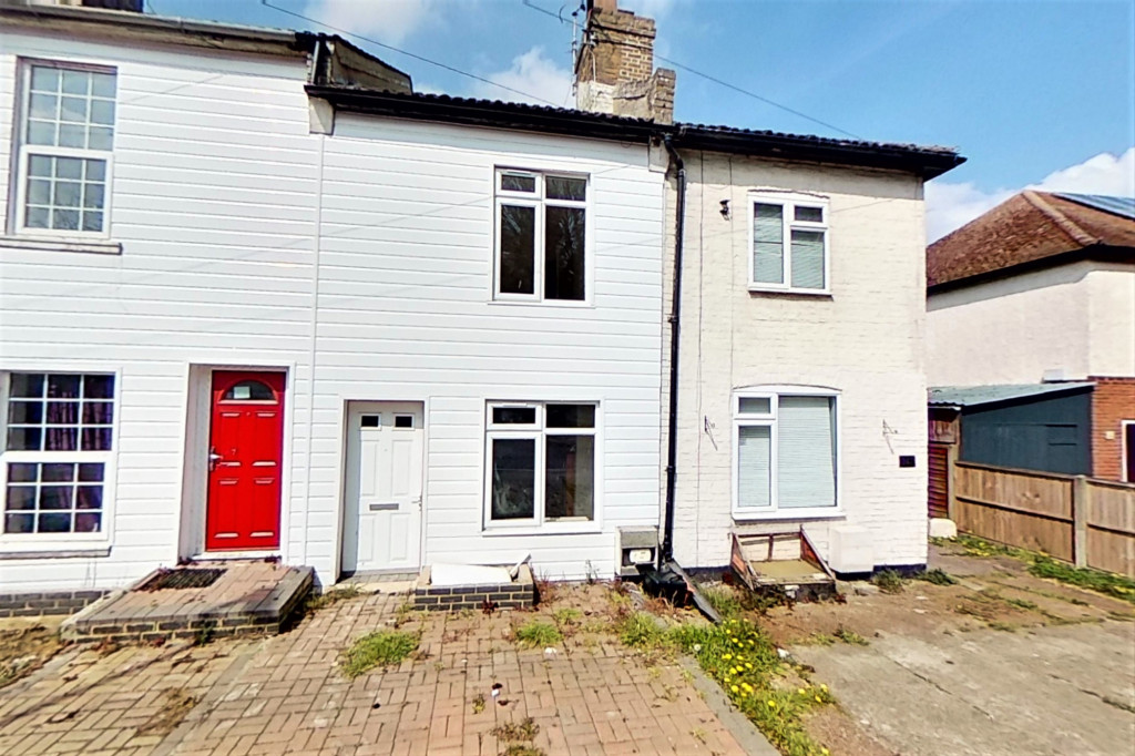2 bed terraced house for sale in Queens Road, Maidstone - Property Image 1