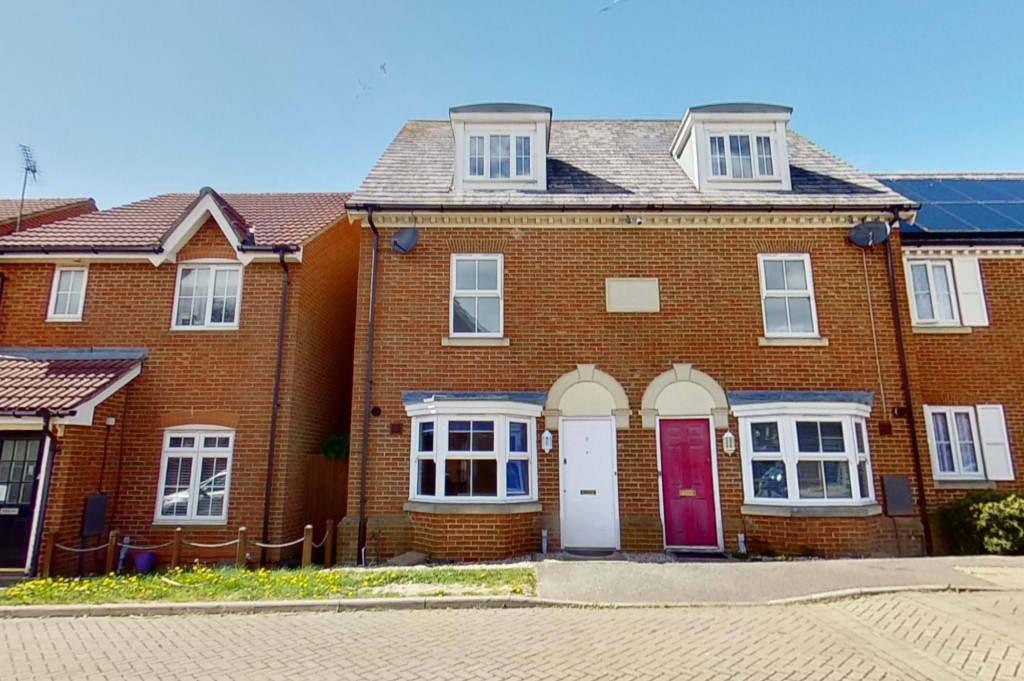 3 bed end of terrace house for sale in Octavian Way, Kingsnorth, Ashford - Property Image 1