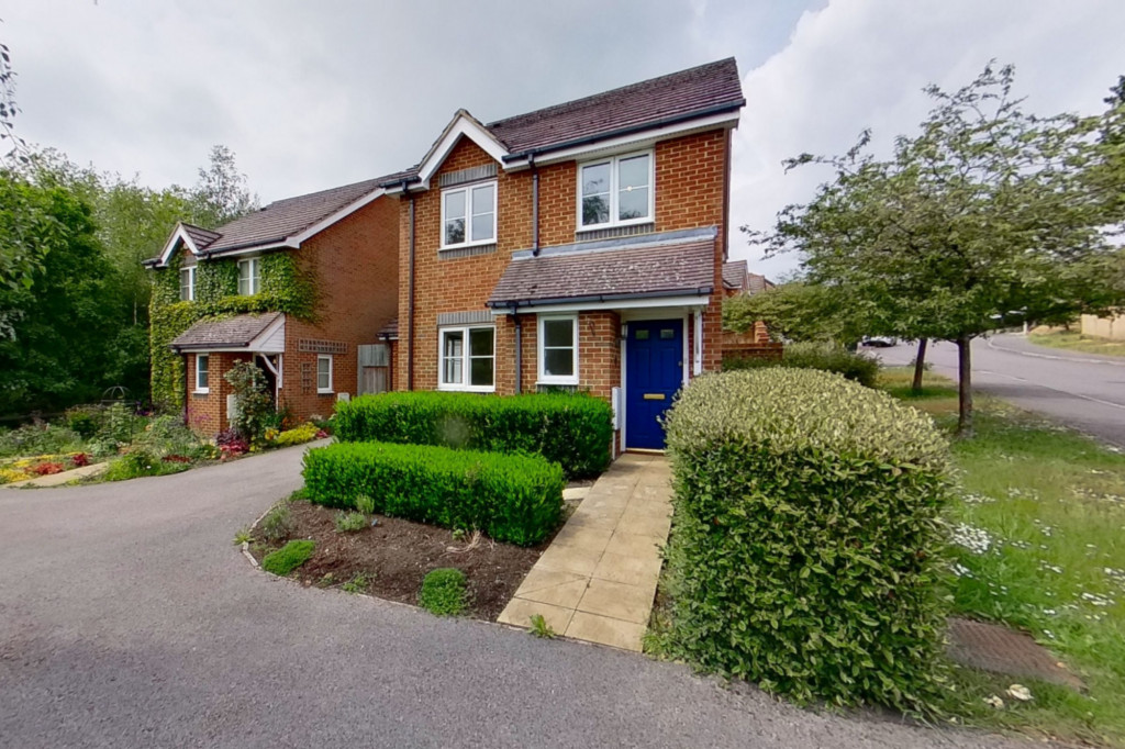3 bed detached house for sale in Forest Avenue, Orchard Heights, Ashford  - Property Image 1