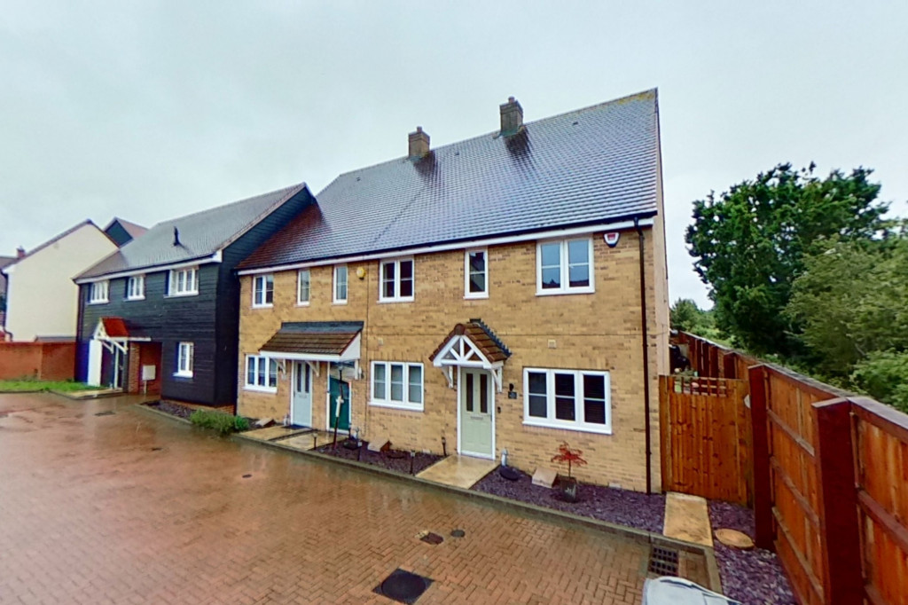 2 bed end of terrace house for sale in Ryeland Way, Bridgefield, Ashford  - Property Image 1