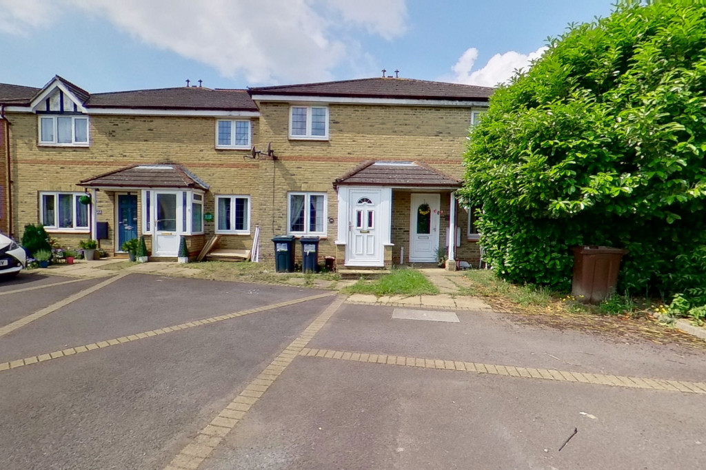 2 bed terraced house for sale in Corner Field, Ashford  - Property Image 1