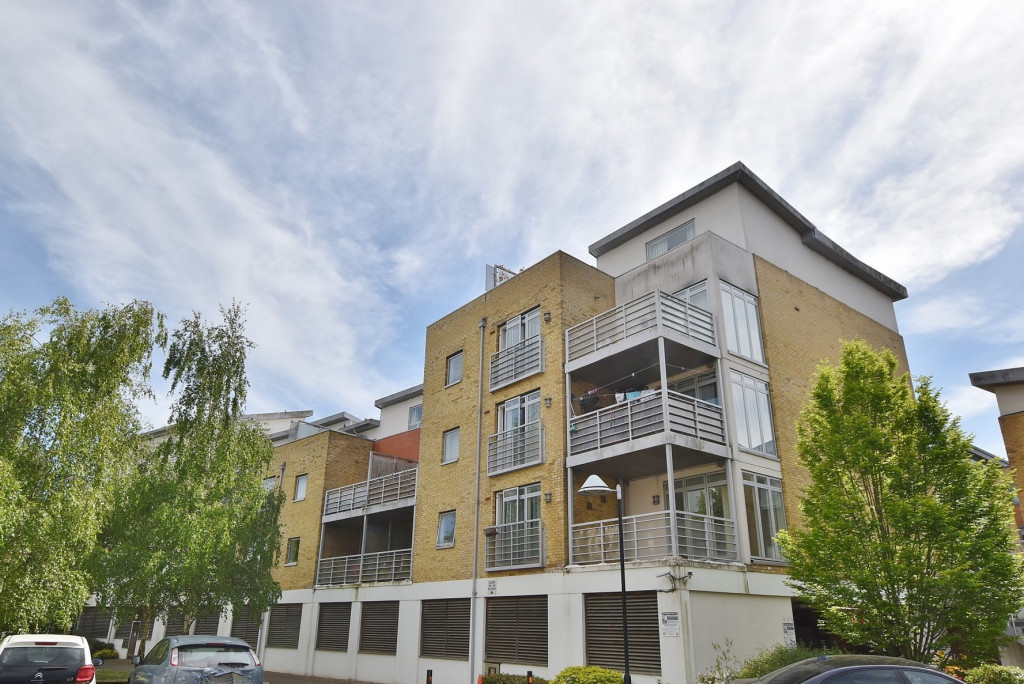 1 bed apartment to rent in Kingfisher Meadow, Maidstone  - Property Image 1