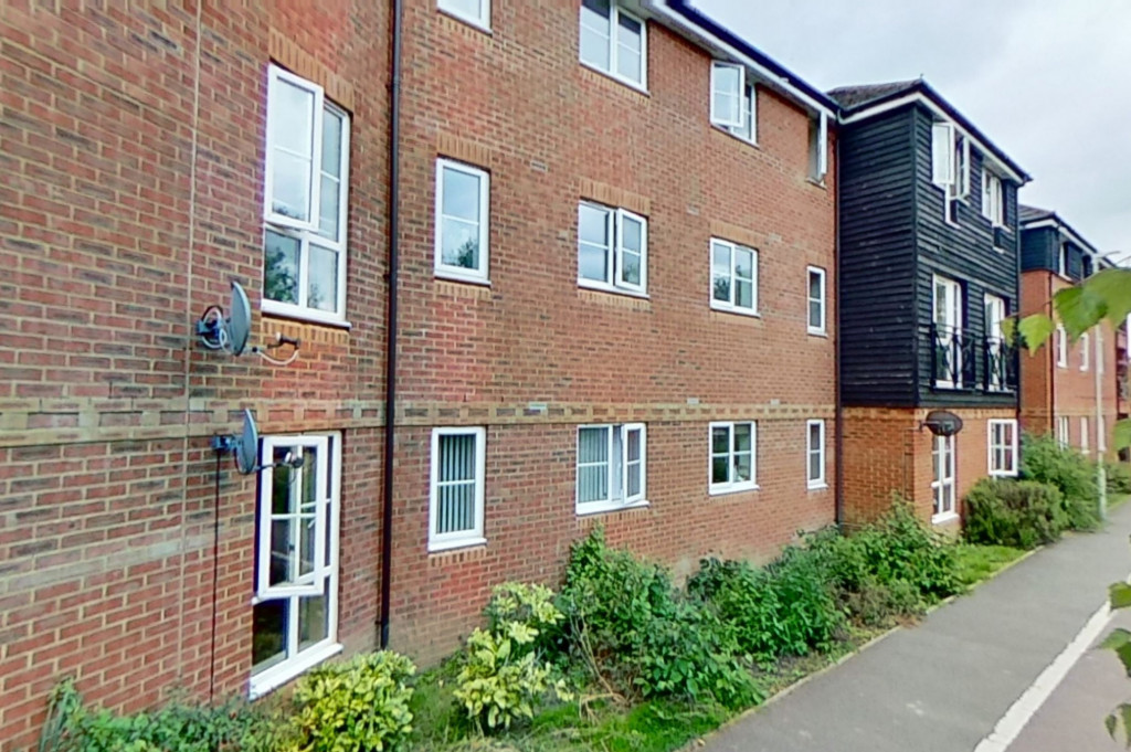 2 bed apartment for sale in Richard Hillary Close, Ashford - Property Image 1