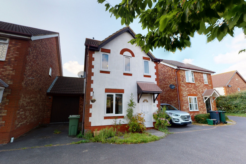 3 bed link detached house for sale in Smithy Drive, Park Farm, Ashford - Property Image 1