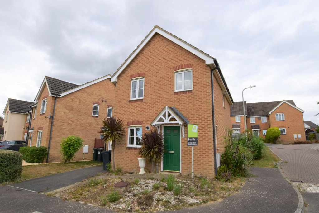 3 bed detached house for sale in Lodge Wood Drive, Orchard Heights, Ashford - Property Image 1