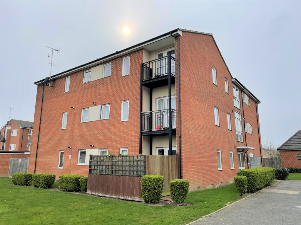 2 bed flat to rent in Chislet House, Ashford 0