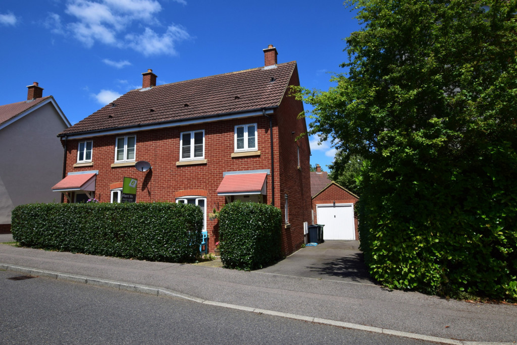 3 bed semi-detached house to rent in Imperial Way, Ashford  - Property Image 1