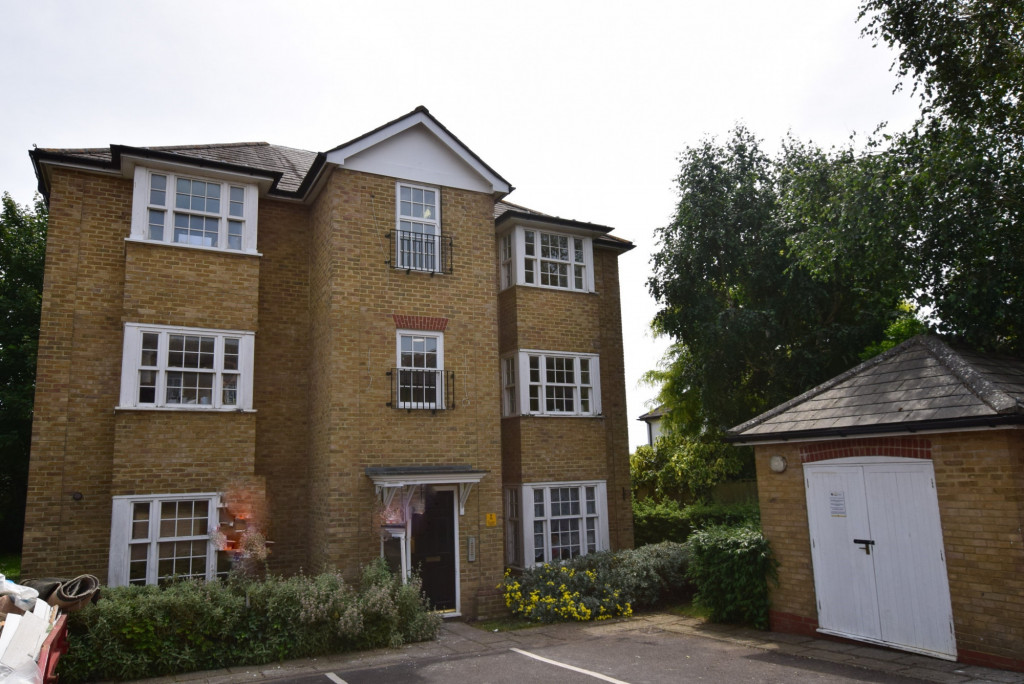 2 bed apartment for sale in Fennel Close, Maidstone 0