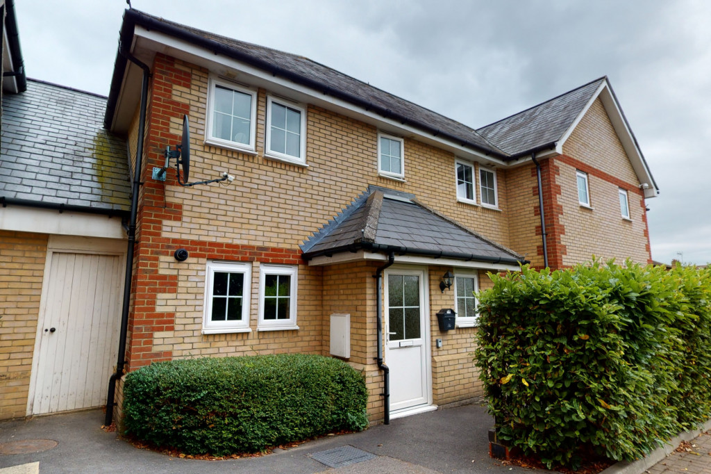 3 bed end of terrace house for sale in Jasmine Court, Maidstone 0