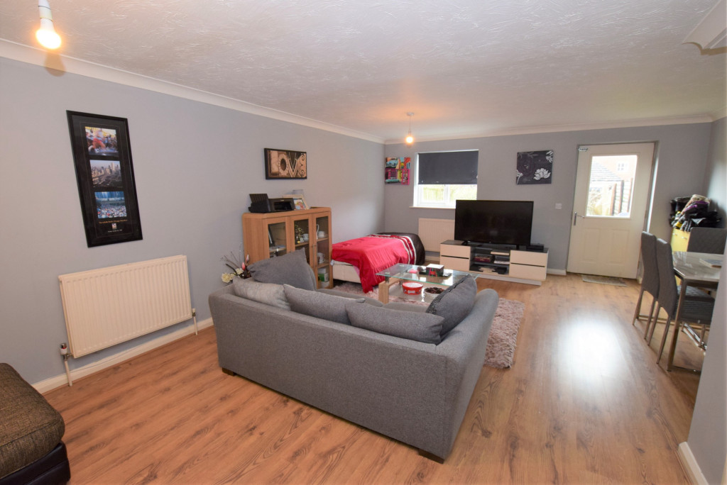 3 bed terraced house for sale in Jacobs Oak, Ashford  - Property Image 2