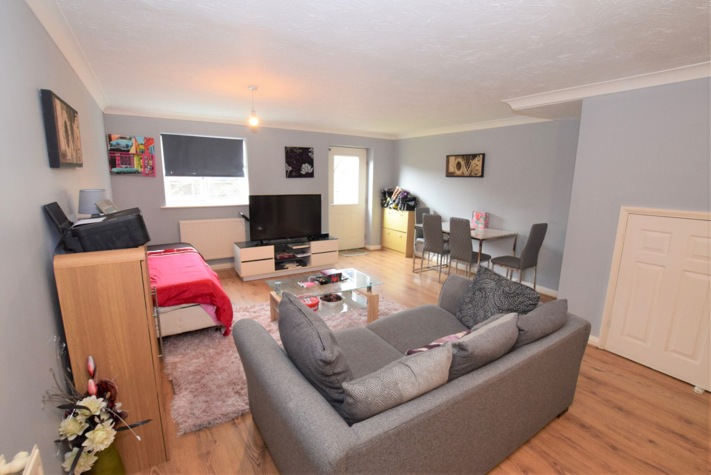 3 bed terraced house for sale in Jacobs Oak, Ashford  - Property Image 4