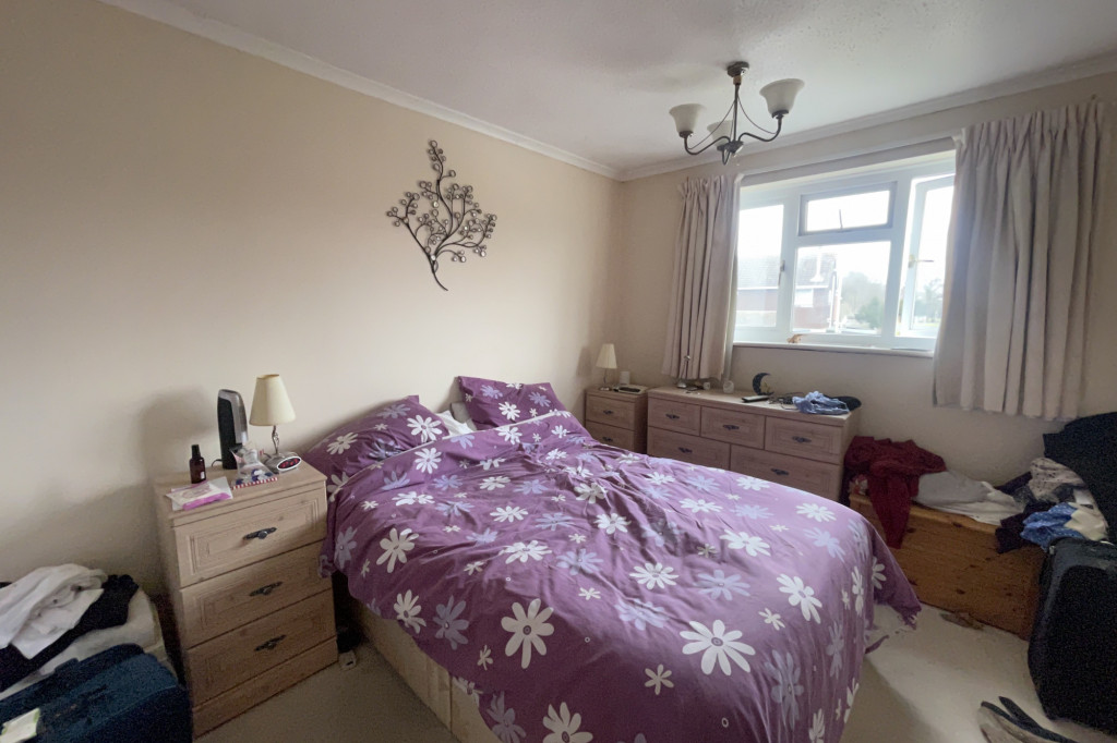3 bed semi-detached house for sale in Southbourne, Ashford  - Property Image 5